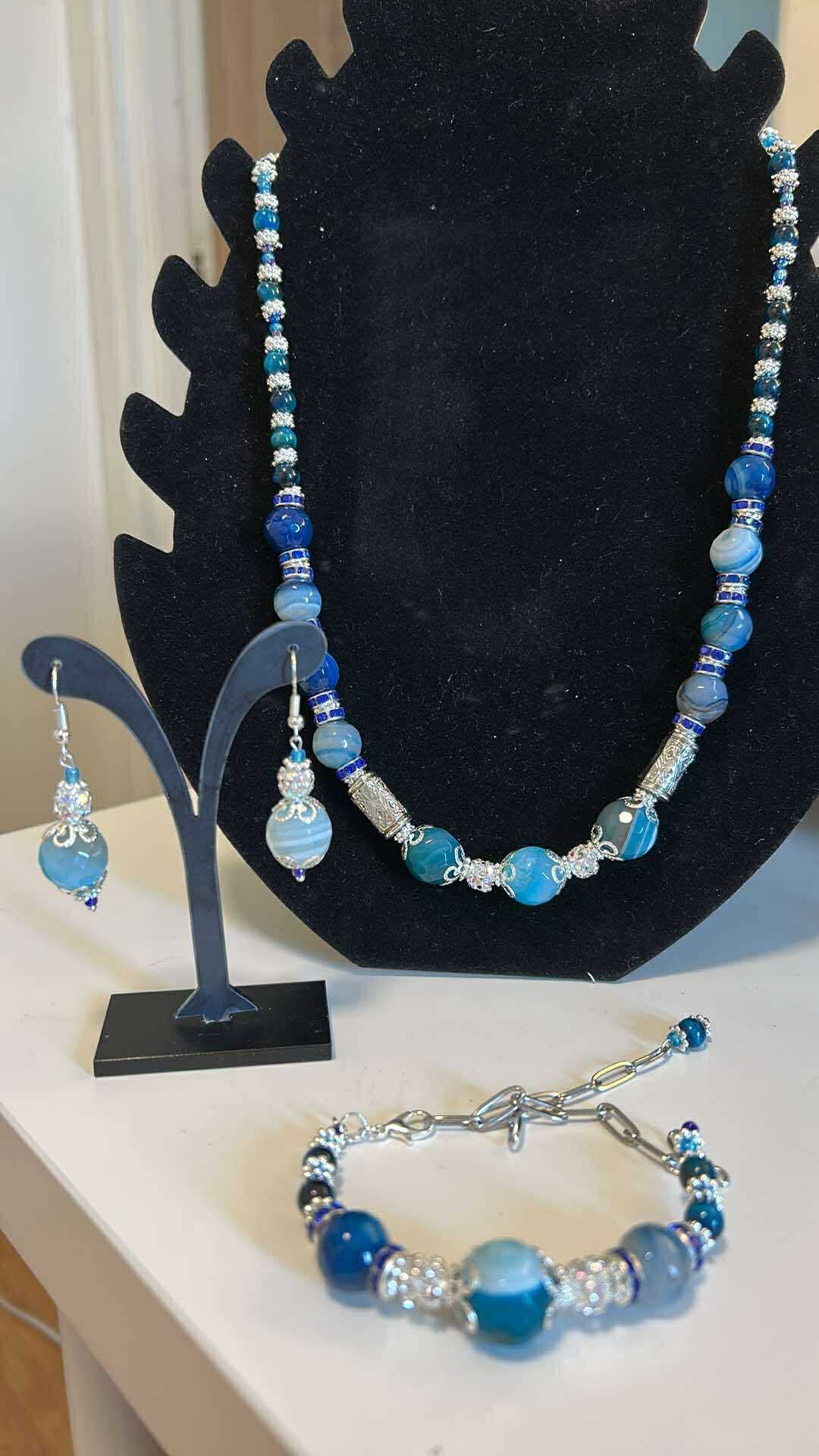 Sophisticated woman collection